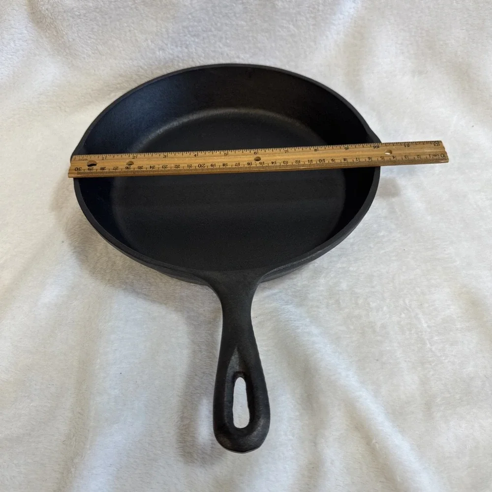 Lodge Cast Iron 10 inch Skillet Largemouth Bass Wildlife Series Fishing‎ Pan USA